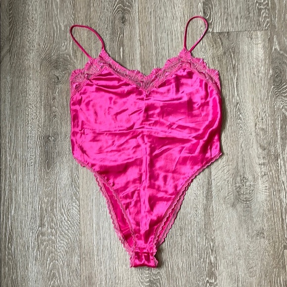 Vintage gold label Victoria's Secret hot Pink Chemise Satin teddy bodysuit - Picture 1 of 11